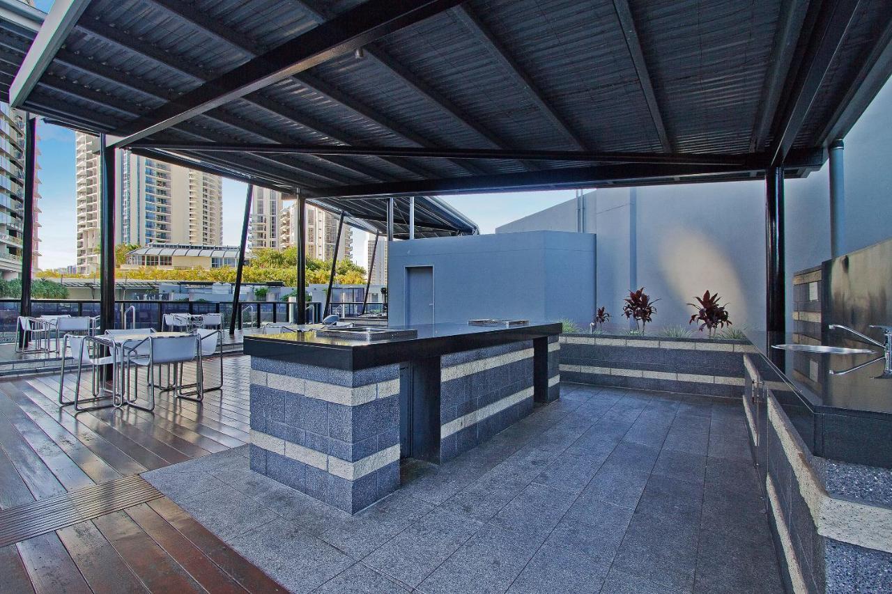 Circle On Cavill By Vaun Gold Coast Exterior foto