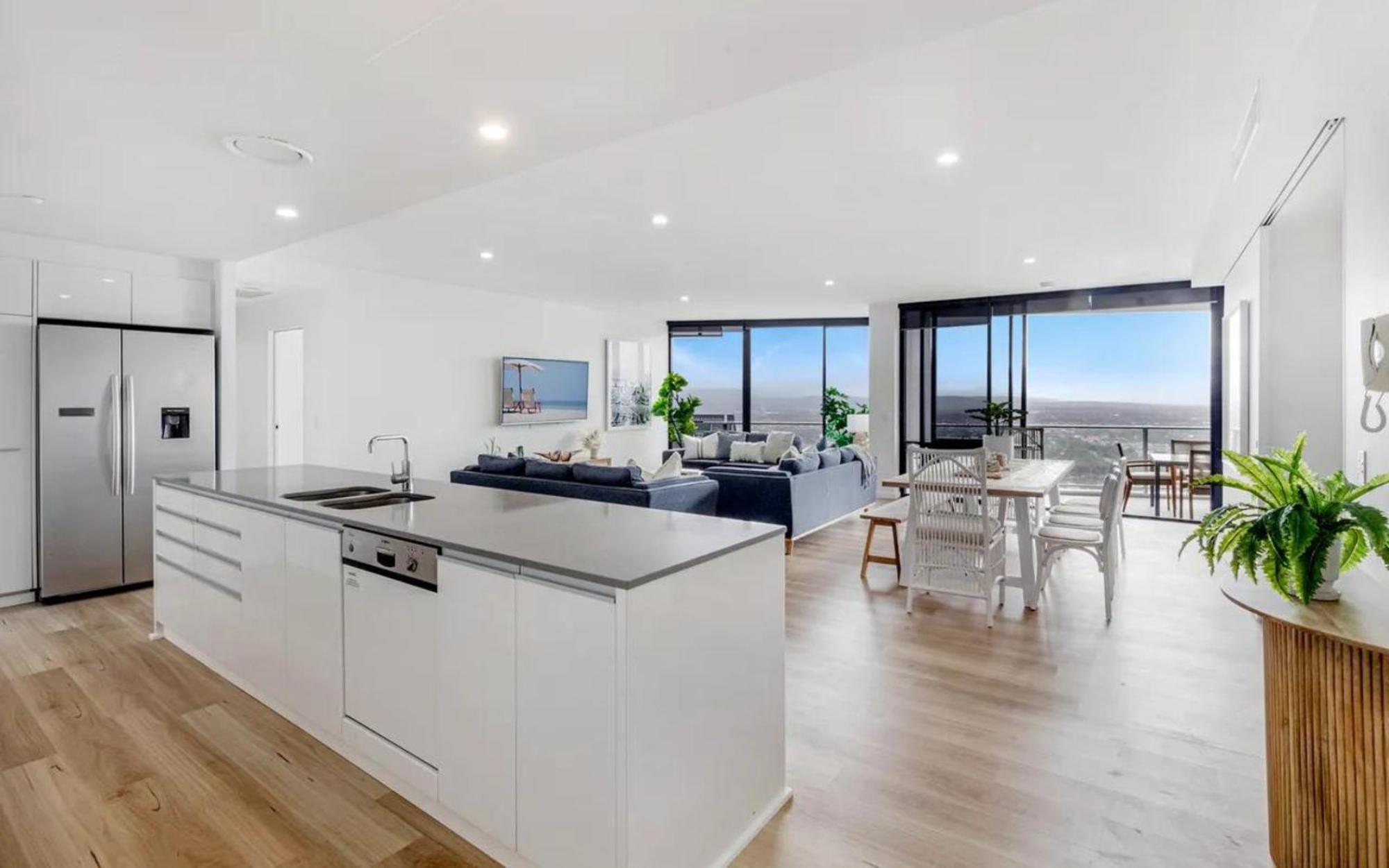 Circle On Cavill By Vaun Gold Coast Exterior foto