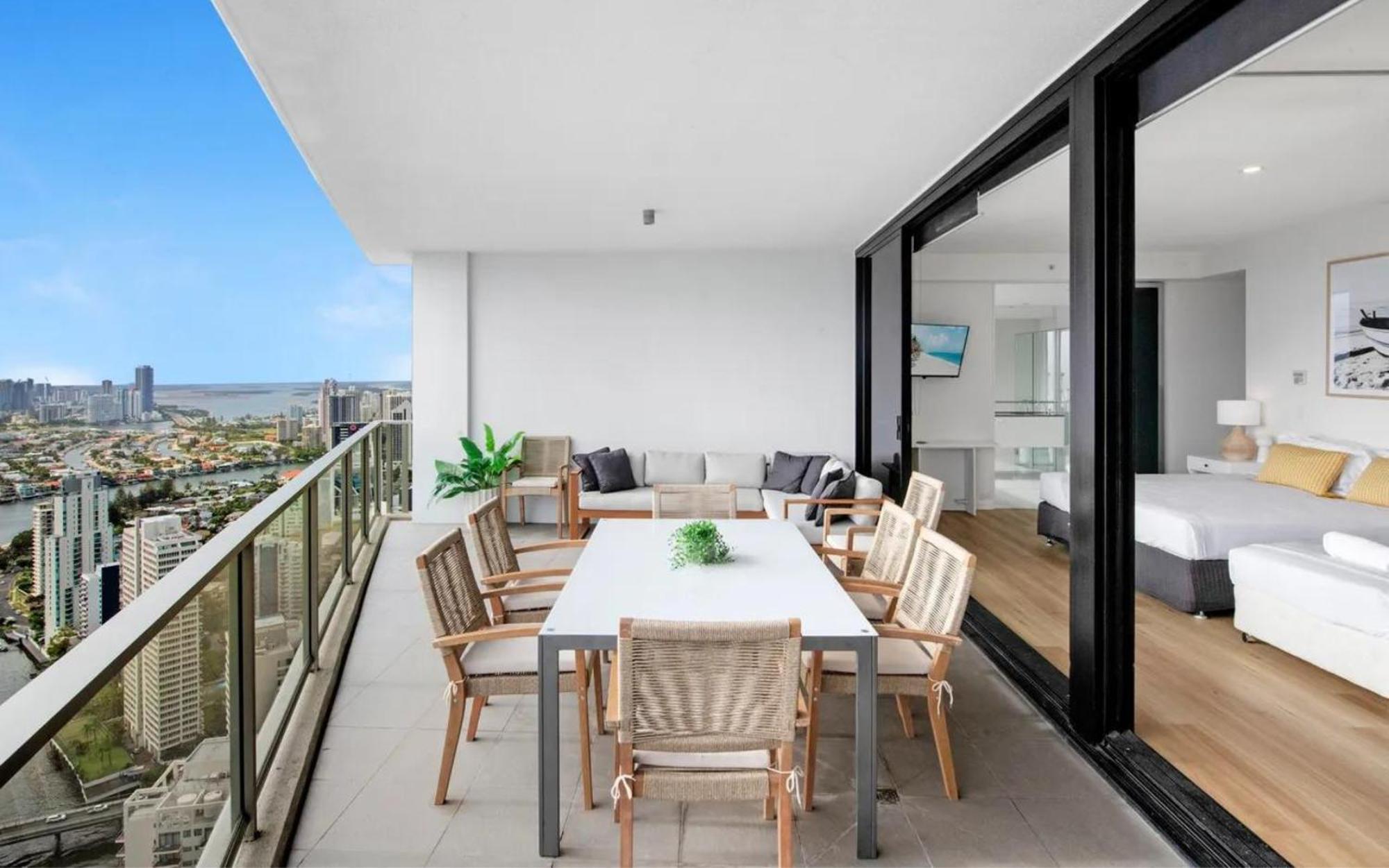 Circle On Cavill By Vaun Gold Coast Exterior foto