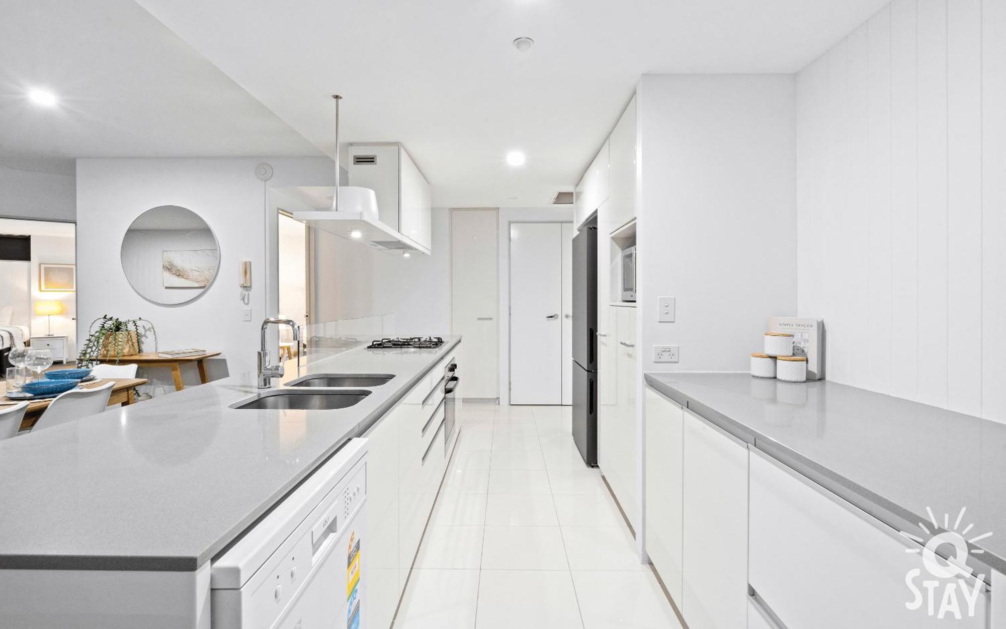 Circle On Cavill By Vaun Gold Coast Exterior foto