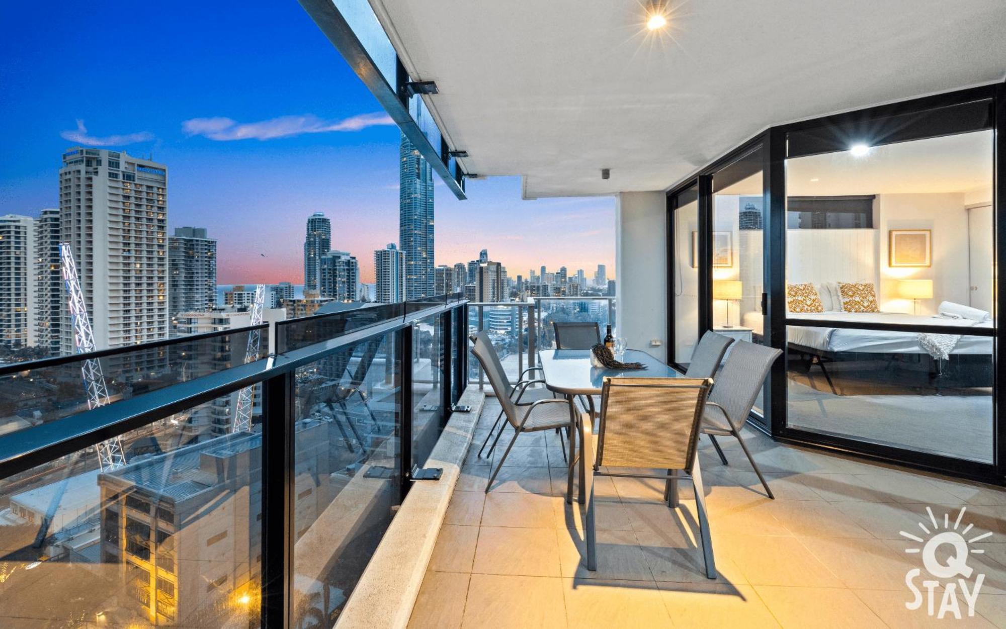 Circle On Cavill By Vaun Gold Coast Exterior foto