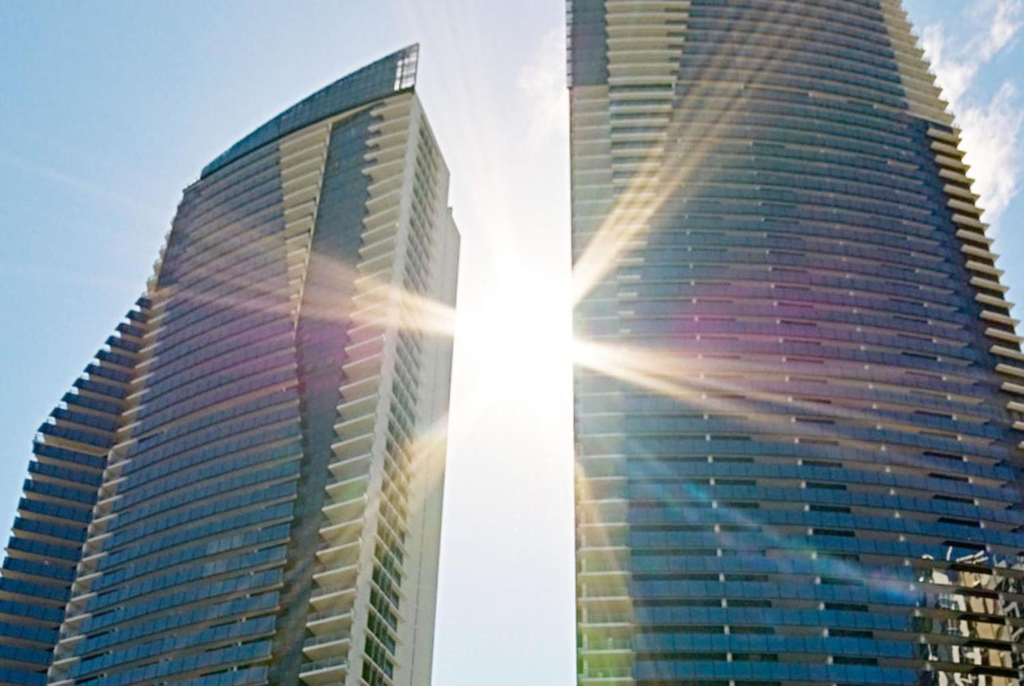 Circle On Cavill By Vaun Gold Coast Exterior foto